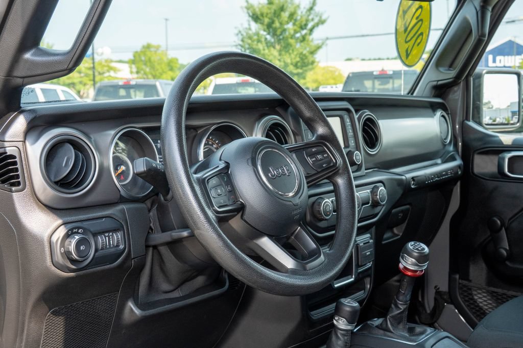 Used 2021 Jeep Wrangler Unlimited Sport AWD/4WD image 12