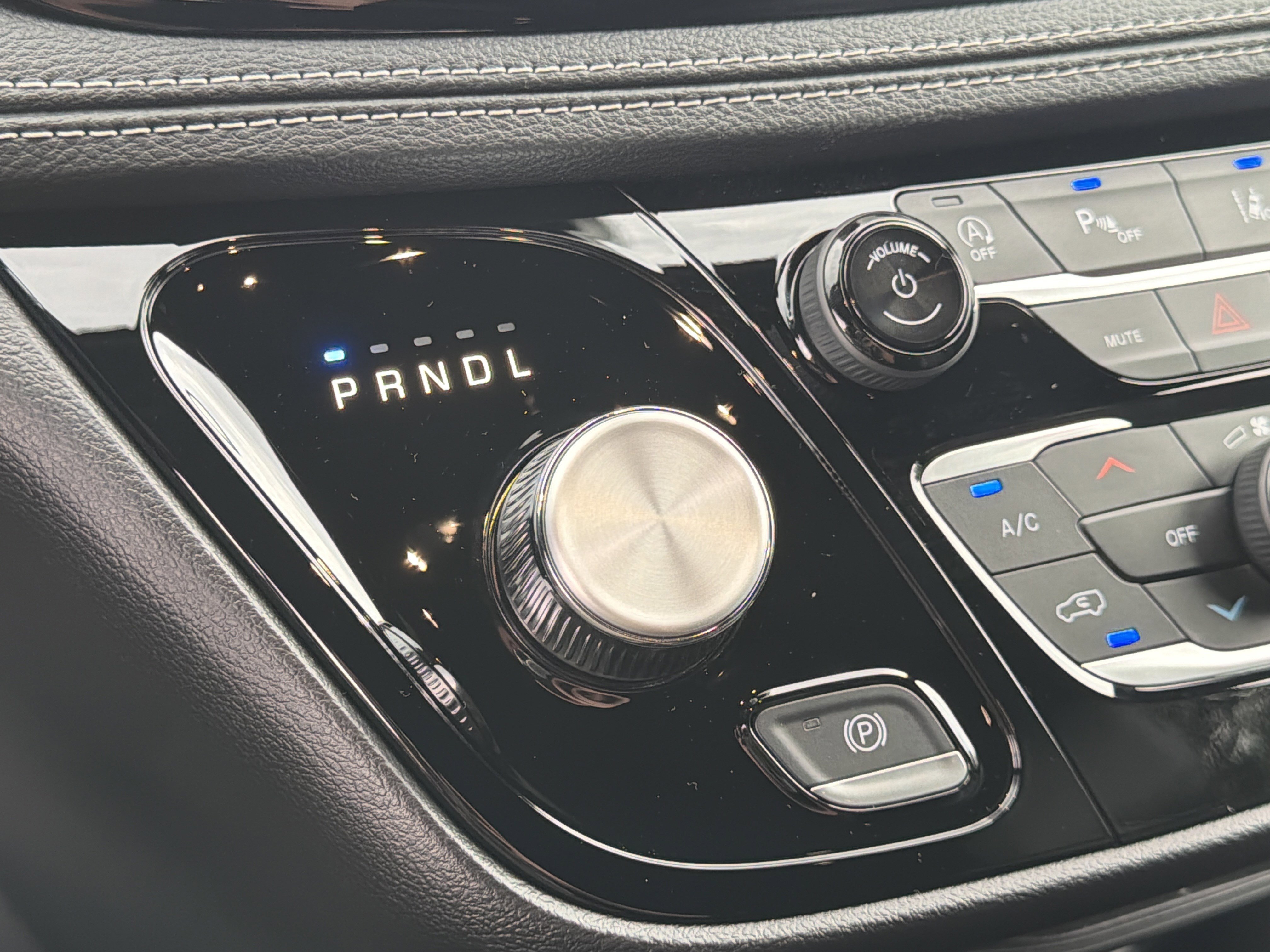 New 2027 Chrysler Pacifica Select FWD image 35