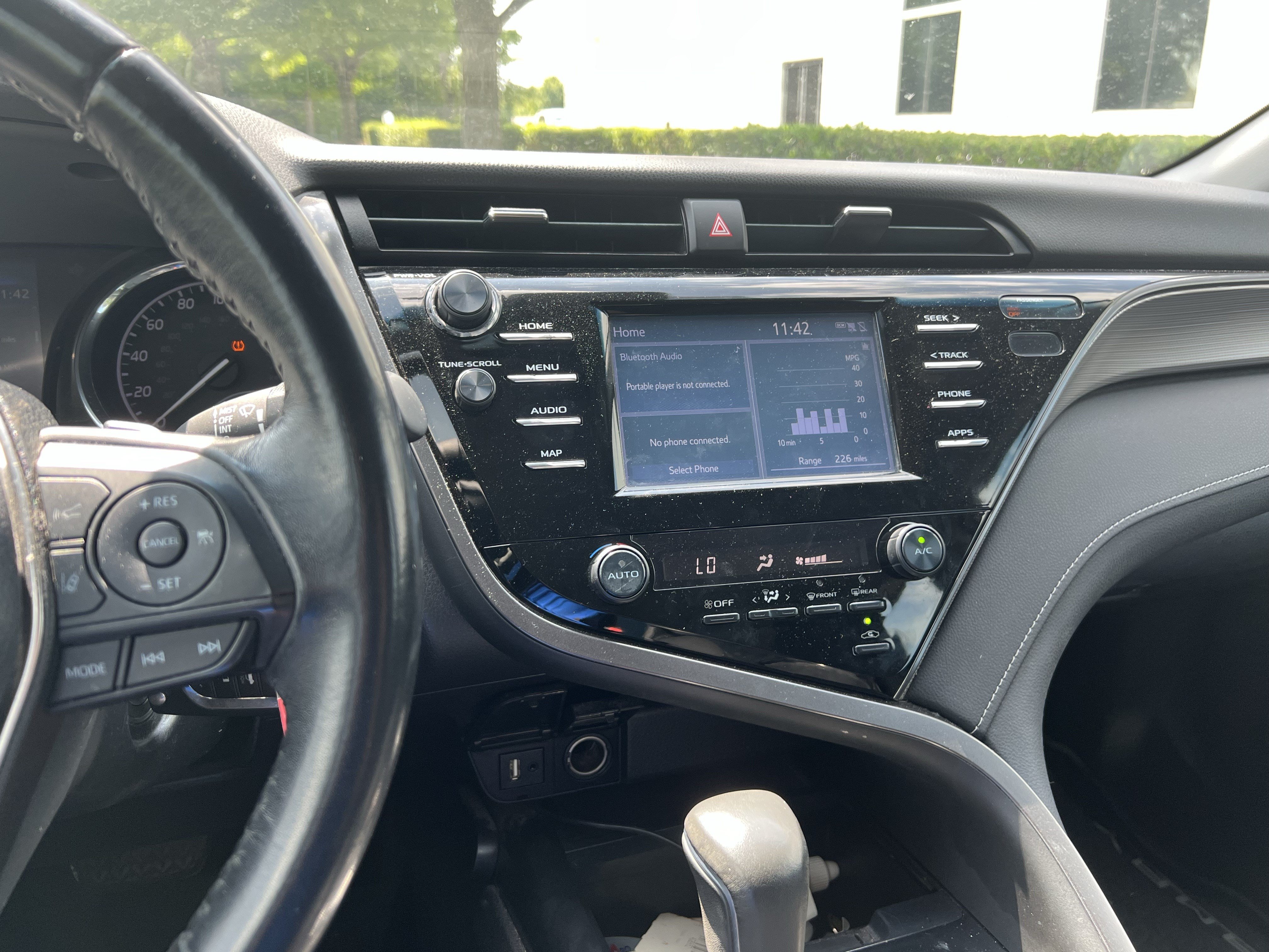 Used 2019 Toyota Camry SE FWD image 32