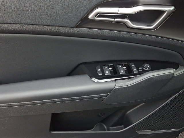 Used 2023 Kia Sportage EX image 12