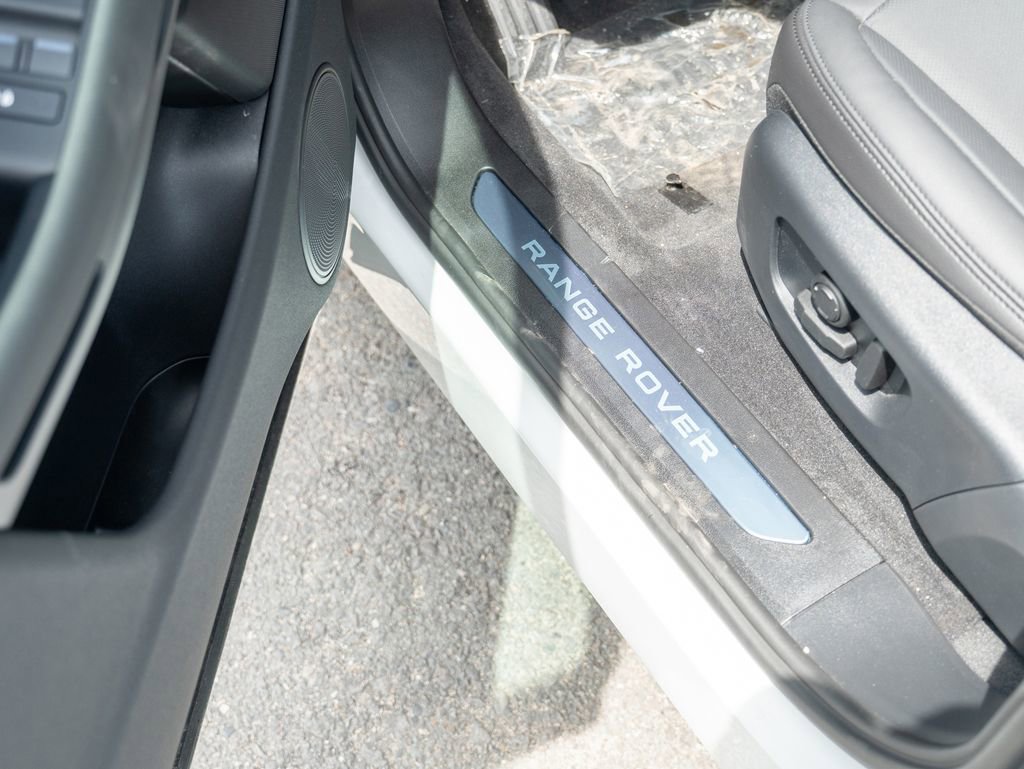 New 2026 Land Rover Range Rover Evoque S AWD/4WD image 16