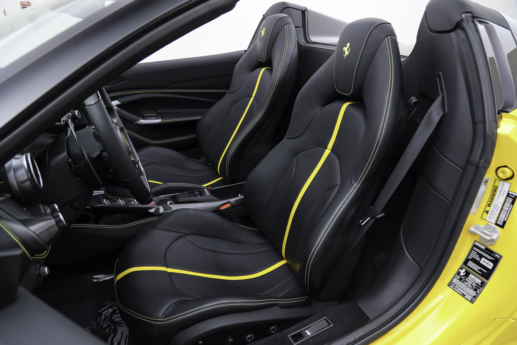 Certified 2022 Ferrari F8 Tributo RWD image 4