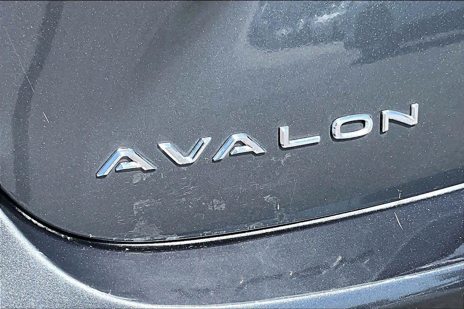 Used 2017 Toyota Avalon Limited FWD image 29