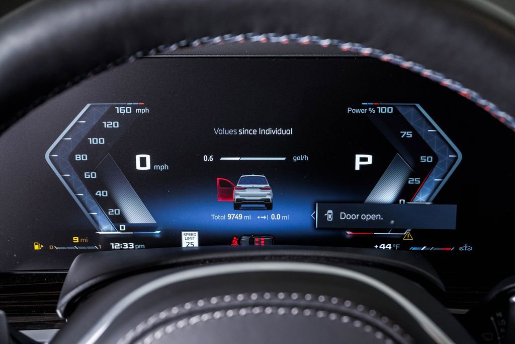 Used 2026 BMW X7 M60i w/ Executive Package image 22