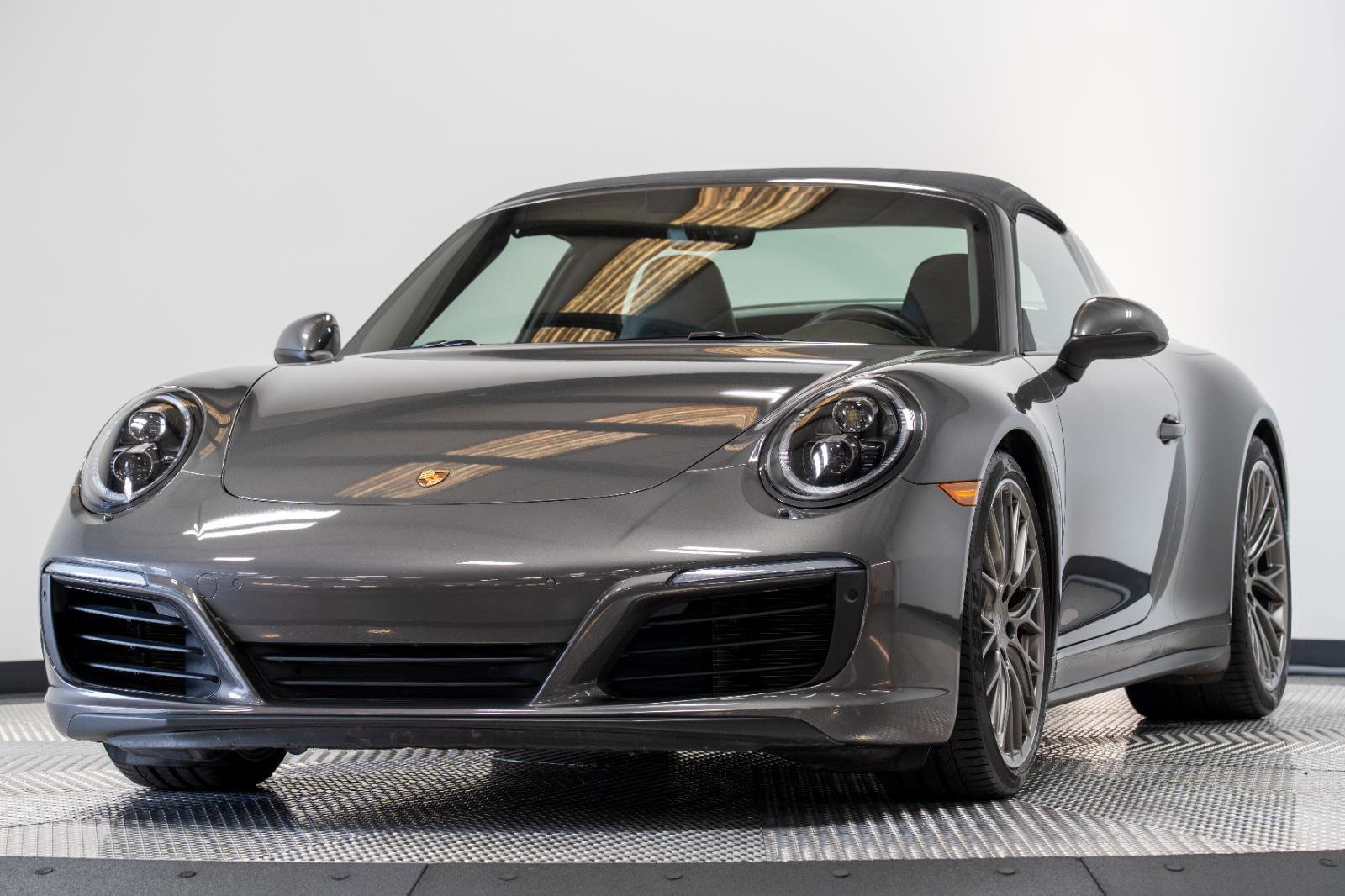 Used 2017 Porsche 911 Targa 4S image 8