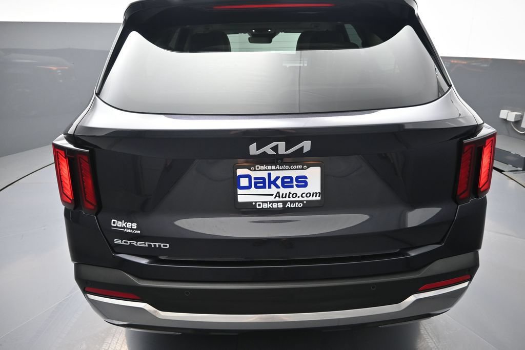 Certified 2025 Kia Sorento S w/ Panoramic Sunroof Package FWD image 36