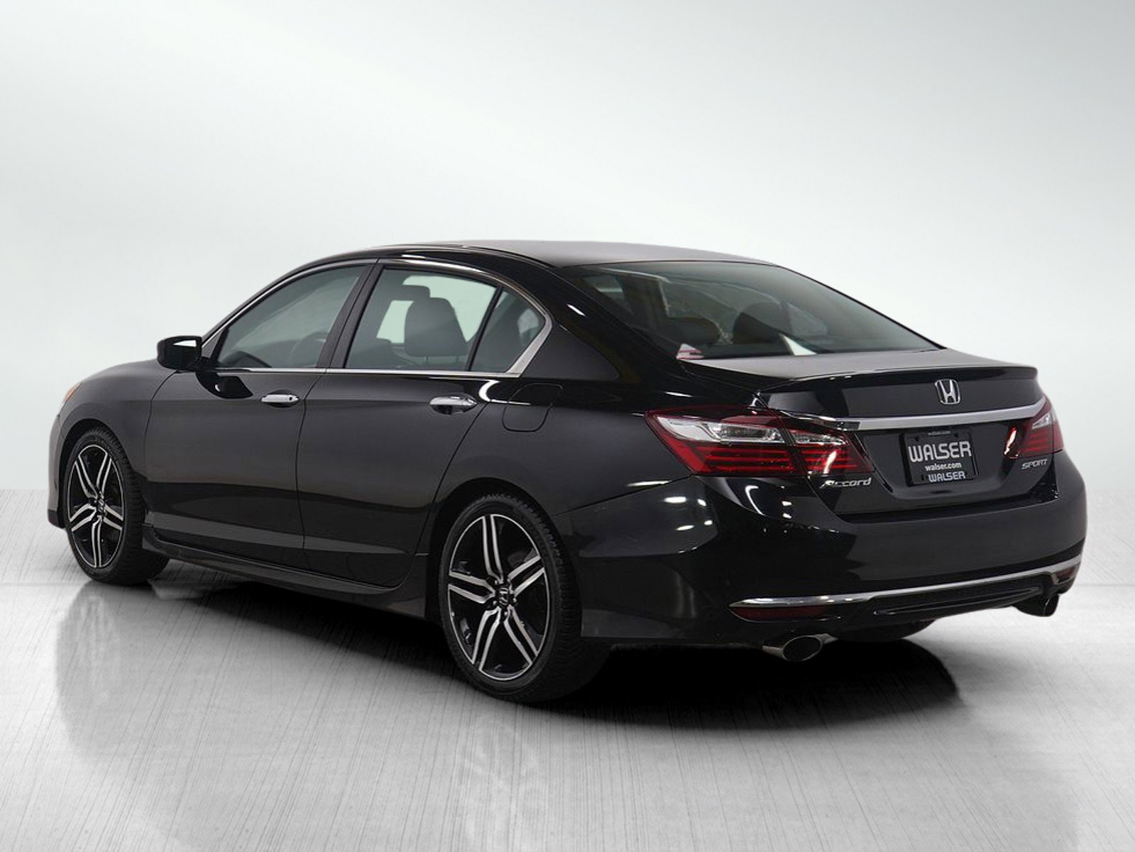 Used 2016 Honda Accord Sport image 3