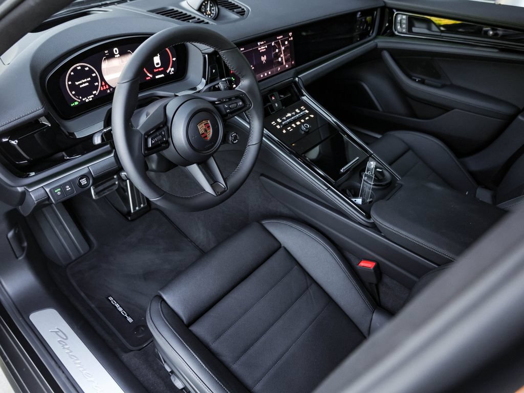 New 2026 Porsche Panamera RWD image 4