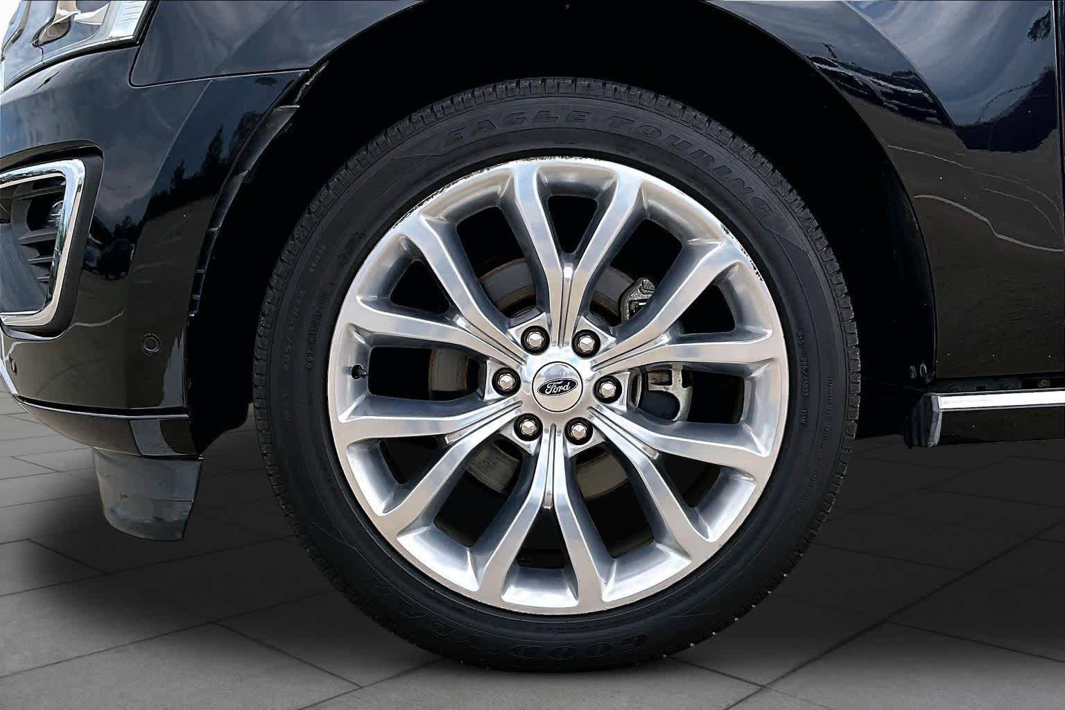 Used 2019 Ford Expedition Platinum image 10