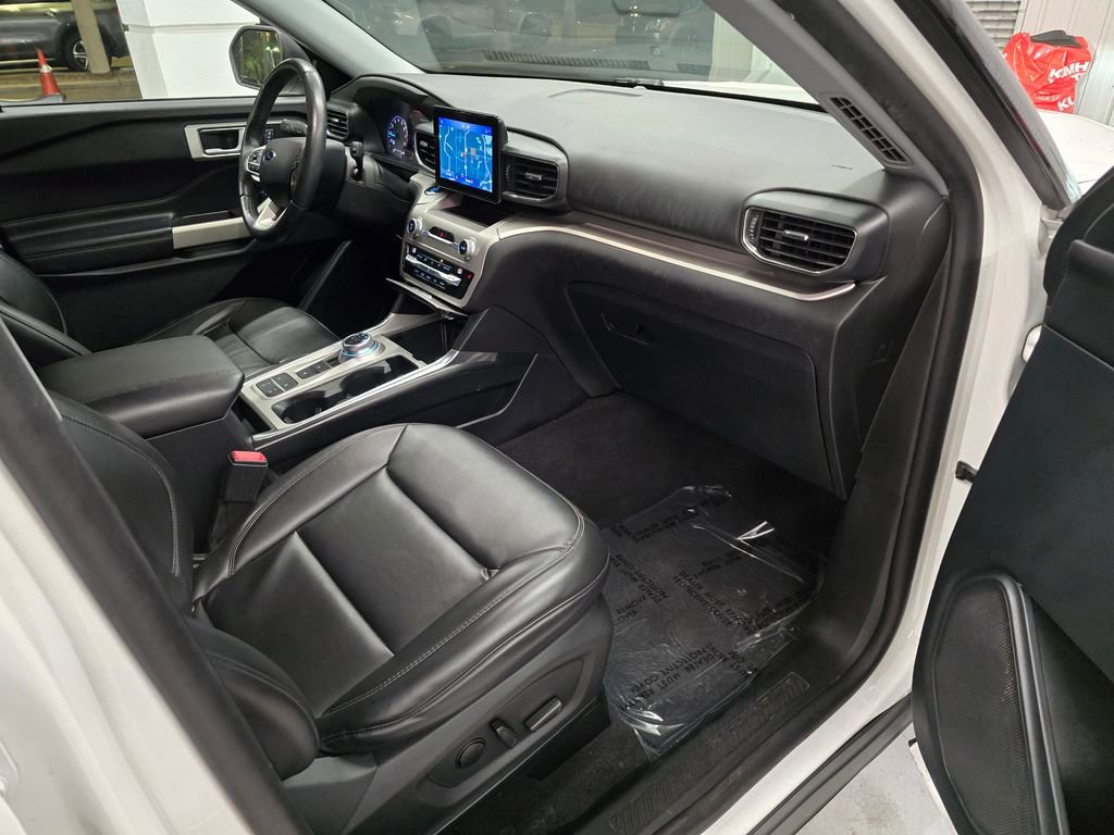Used 2021 Ford Explorer XLT w/ Equipment Group 202A RWD image 31