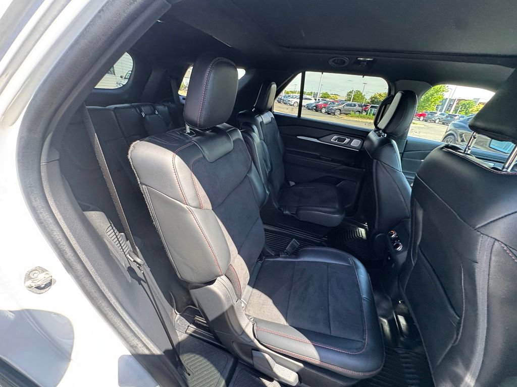 Certified 2025 Ford Explorer ST AWD/4WD image 18