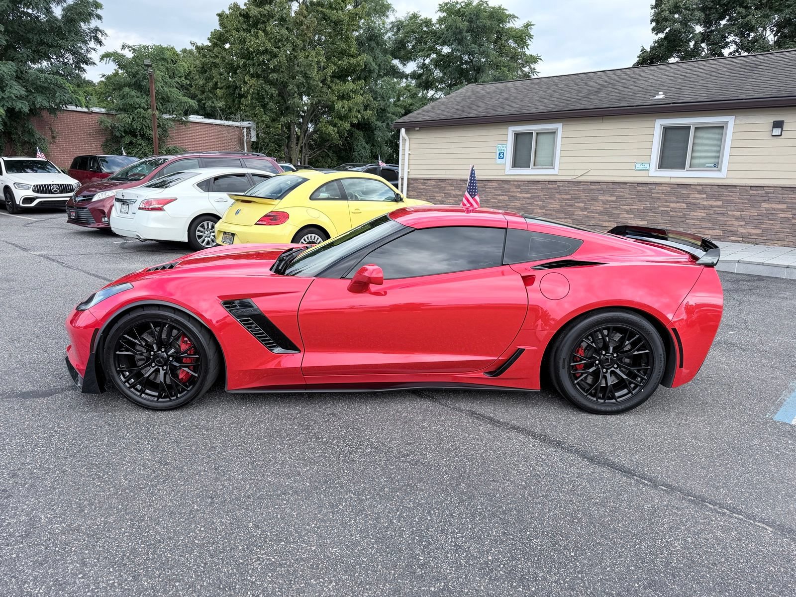 Used 2016 Chevrolet Corvette Z06 w/ 2LZ Preferred Equipment Group RWD image 2