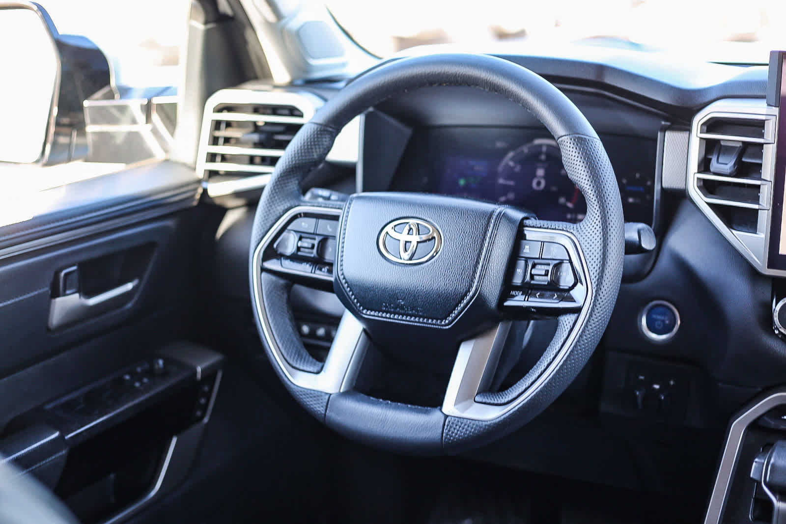 Used 2024 Toyota Tundra Limited AWD/4WD image 15