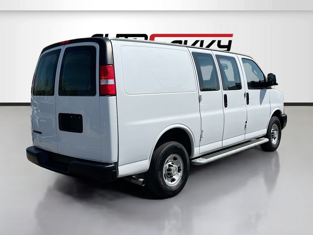 Used 2024 Chevrolet Express 2500 w/ Driver Convenience Package RWD image 7