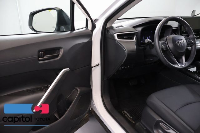 Certified 2026 Toyota Corolla Cross LE AWD/4WD image 9