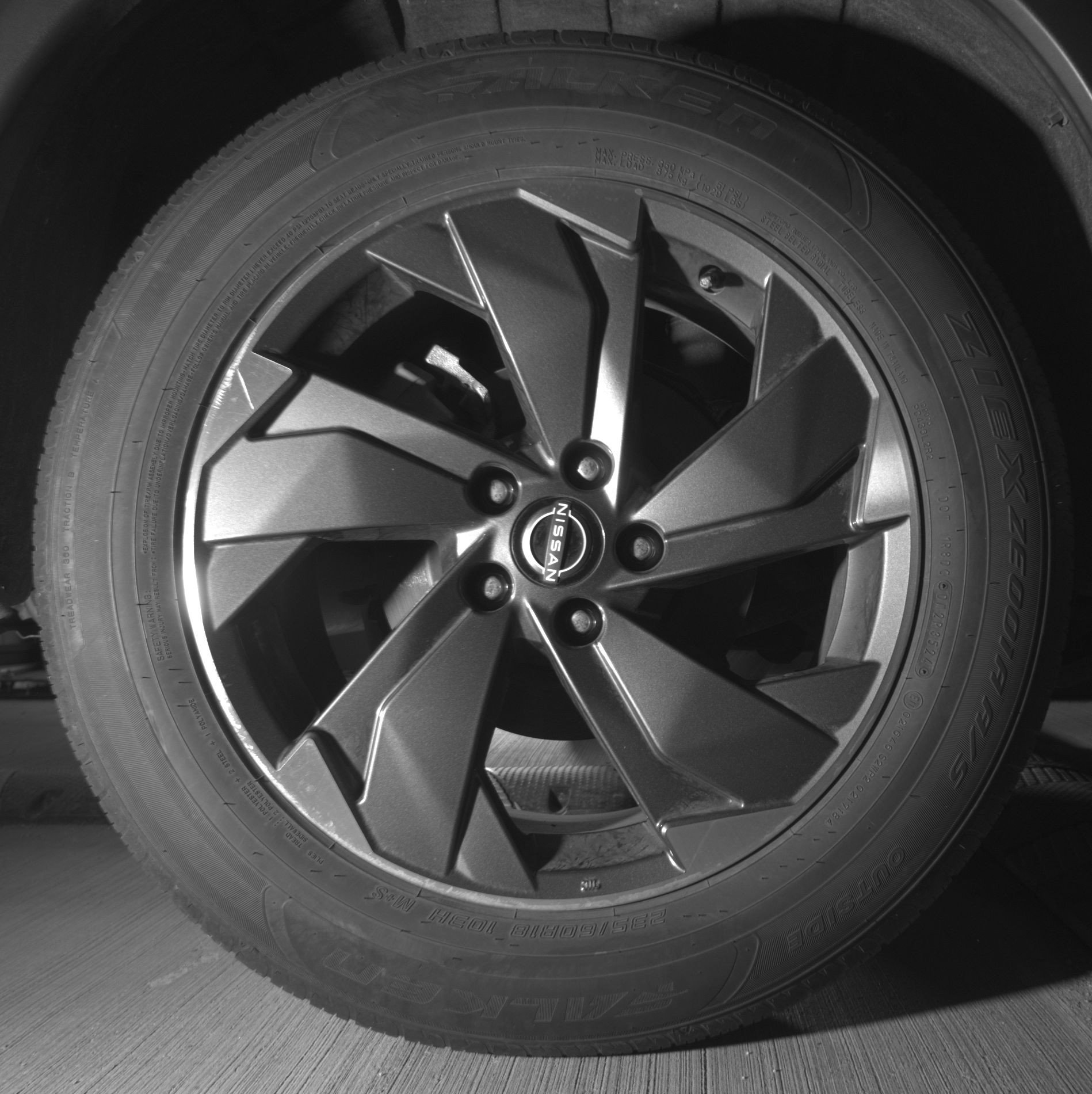 Used 2025 Nissan Rogue SV FWD image 15