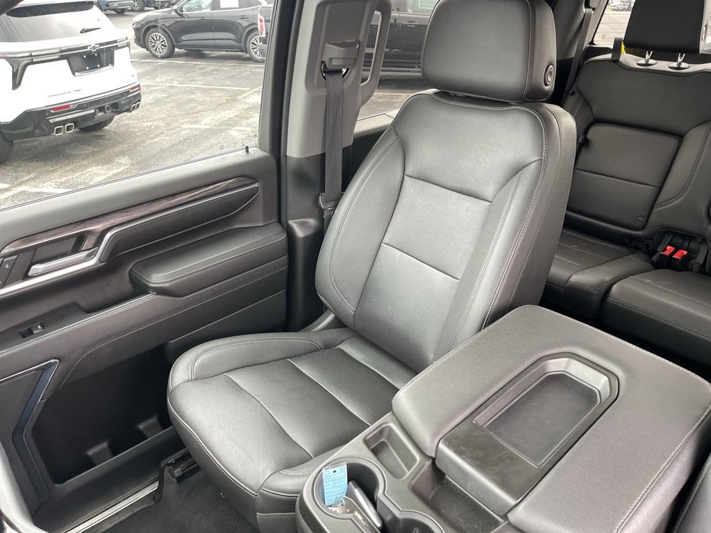 Used 2024 Chevrolet Silverado 2500 LTZ AWD/4WD image 23