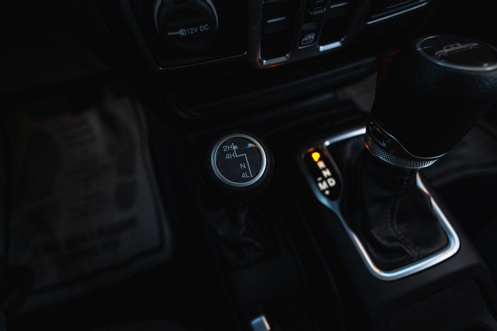 Used 2024 Jeep Gladiator Sport image 20