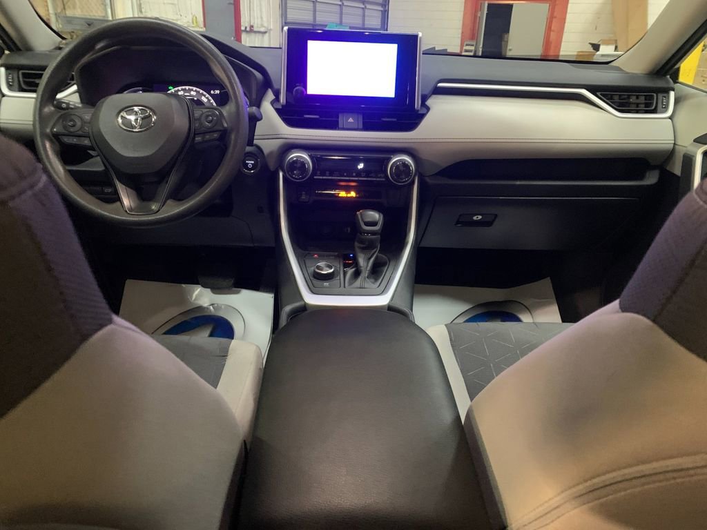 Used 2024 Toyota RAV4 XLE w/ Convenience Package image 16