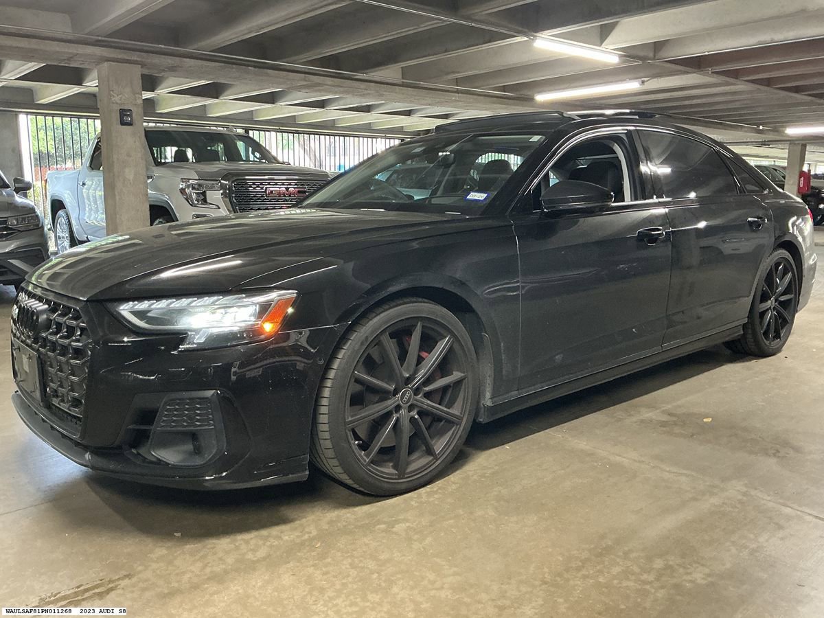 Used 2023 Audi S8 AWD/4WD image 4
