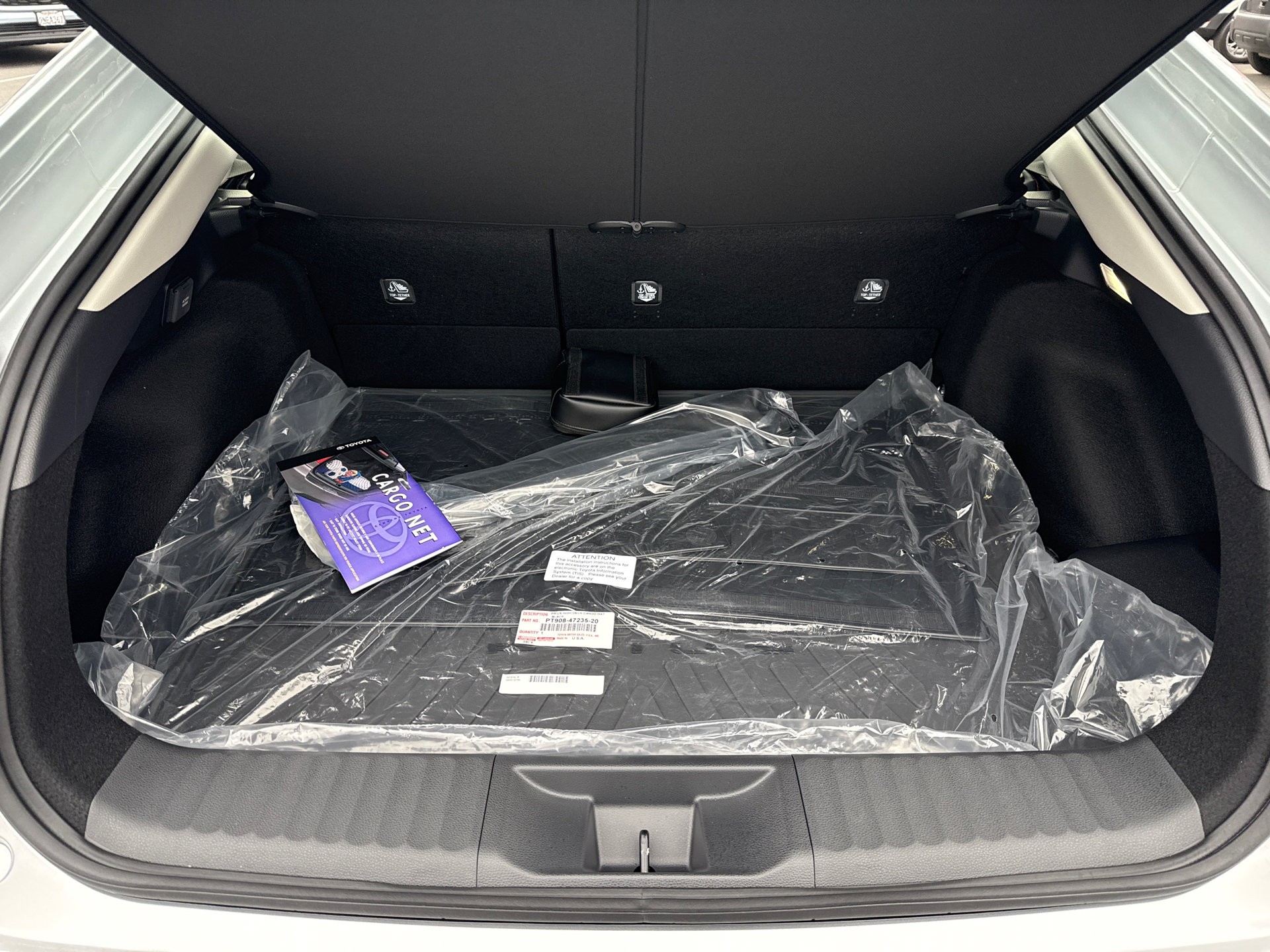 New 2026 Toyota Prius Plug-In Hybrid FWD image 9