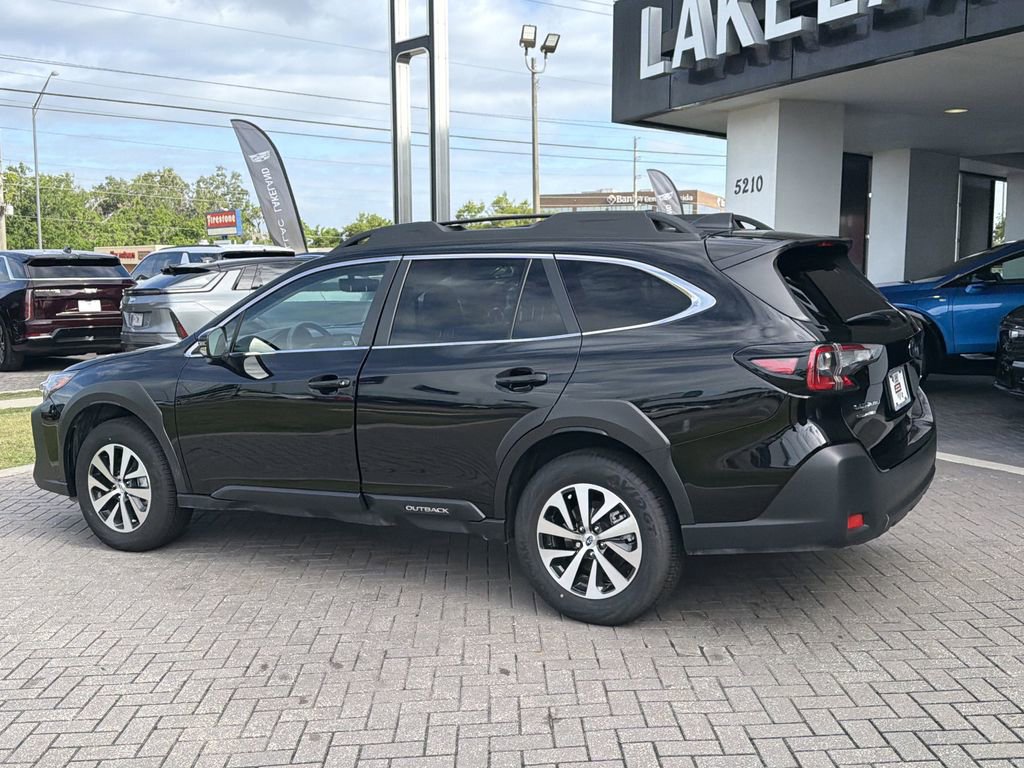 Certified 2025 Subaru Outback Premium image 3