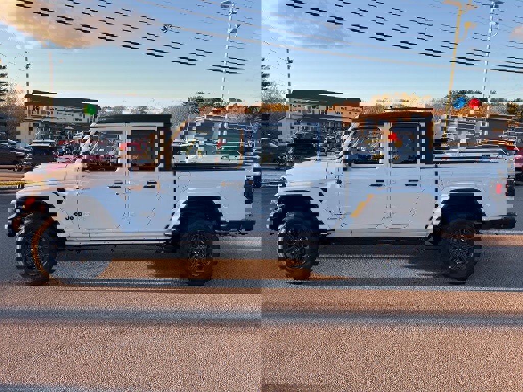 New 2026 Jeep Gladiator Sport image 4