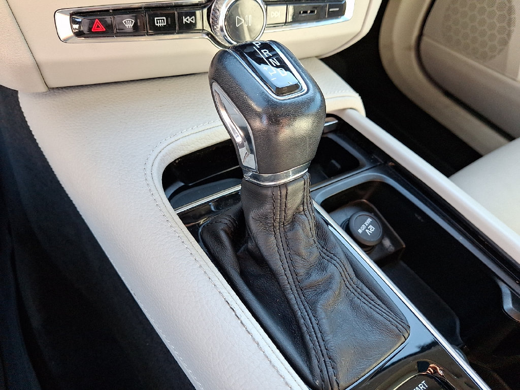 Used 2018 Volvo S90 T6 Momentum AWD/4WD image 12