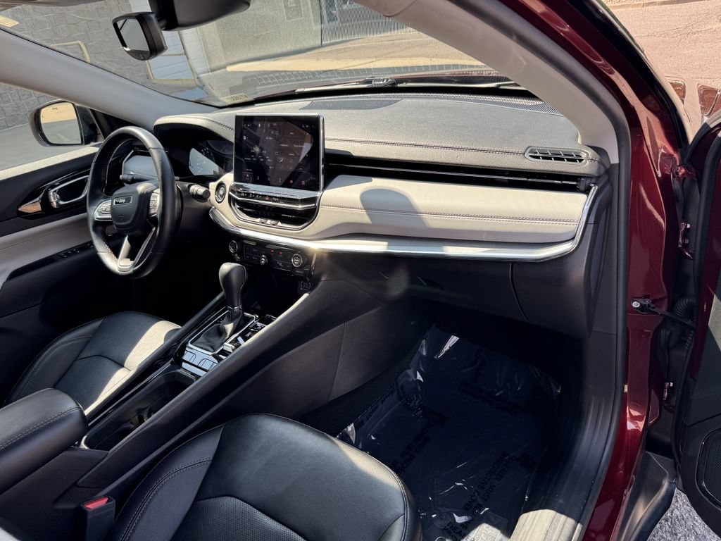 Used 2022 Jeep Compass Limited AWD/4WD image 39