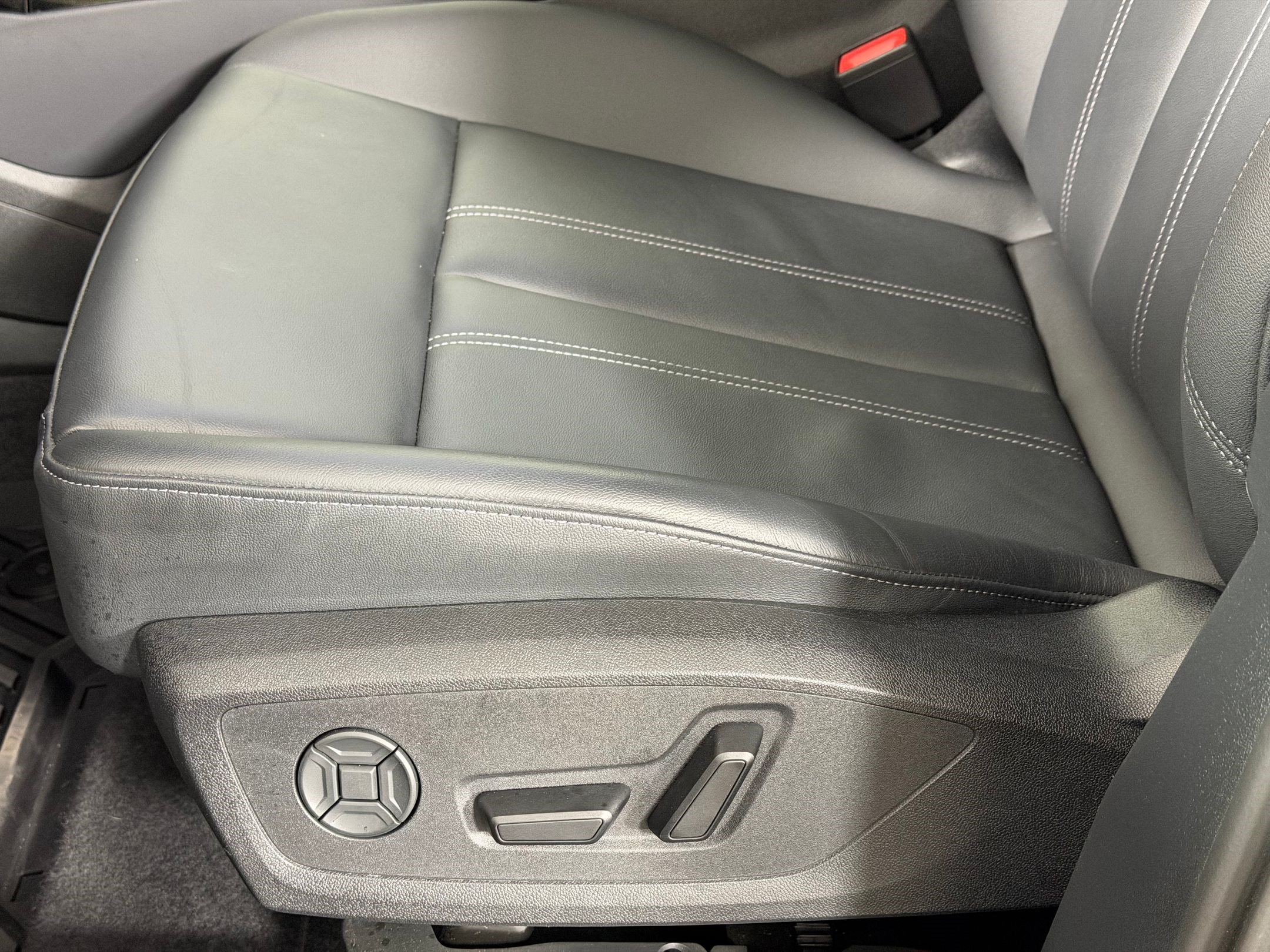 Used 2025 Audi Q6 e-tron Premium w/ Convenience Package RWD image 14