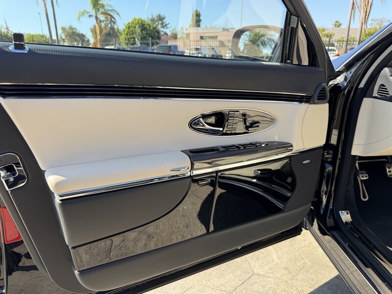 Used 2006 Maybach 57 S RWD image 10
