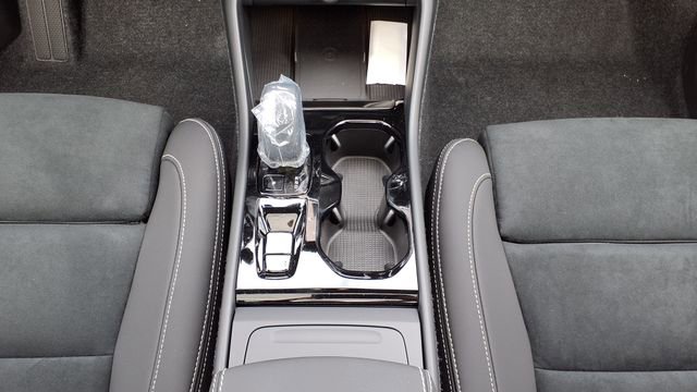 New 2026 Volvo XC40 B5 Ultra w/ Protection Package Premier image 24
