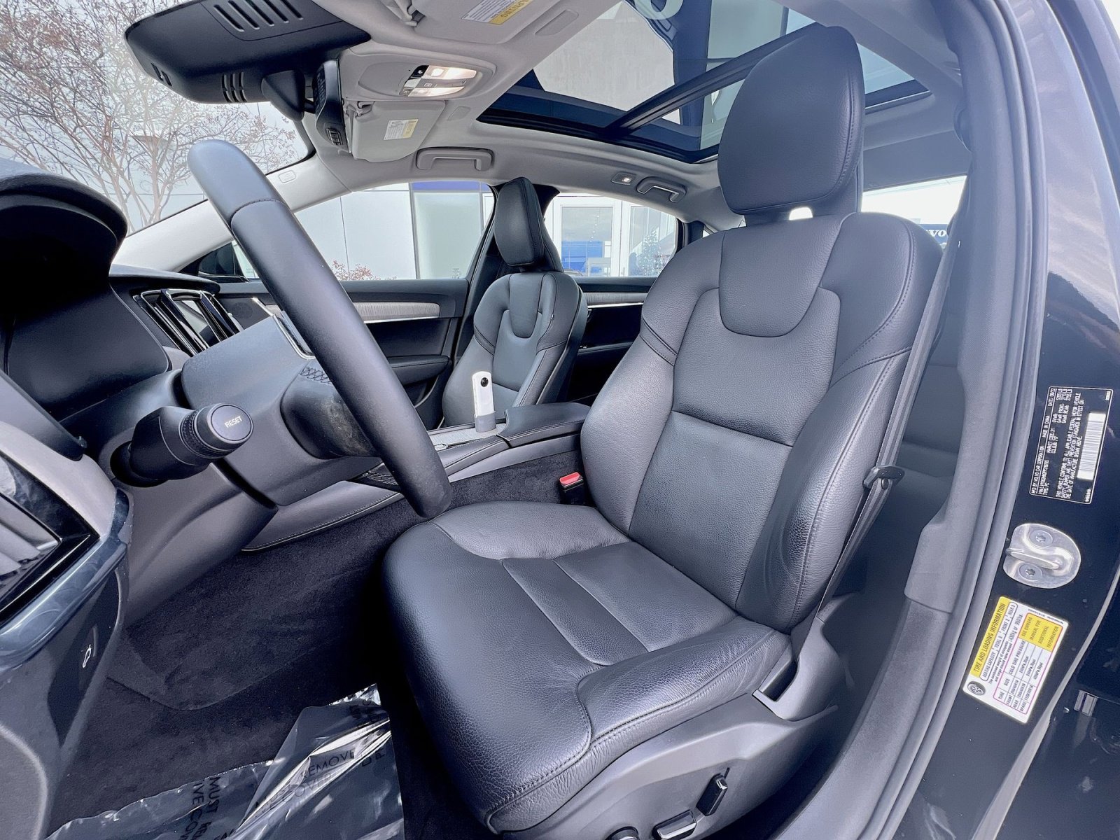 Used 2023 Volvo S90 B6 Plus image 13