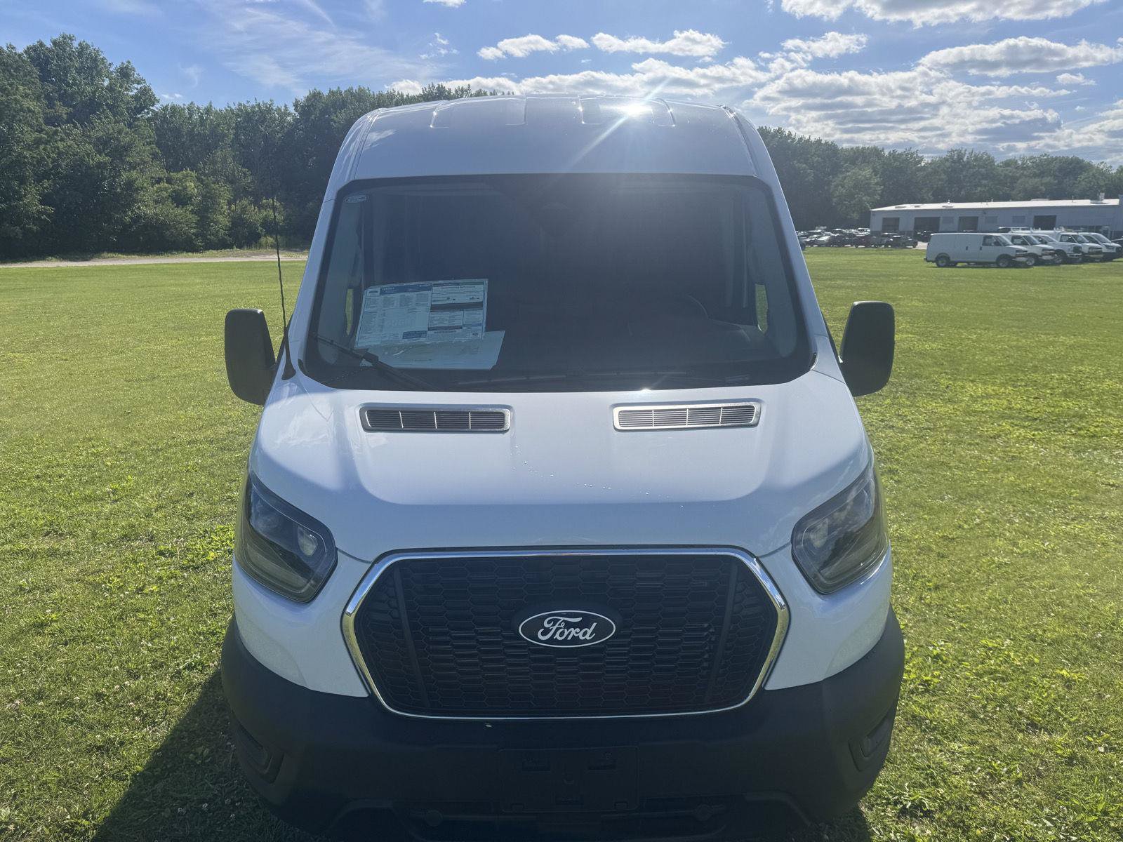 New 2026 Ford Transit 250 148 Medium Roof w/ Exterior Upgrade Package RWD image 8