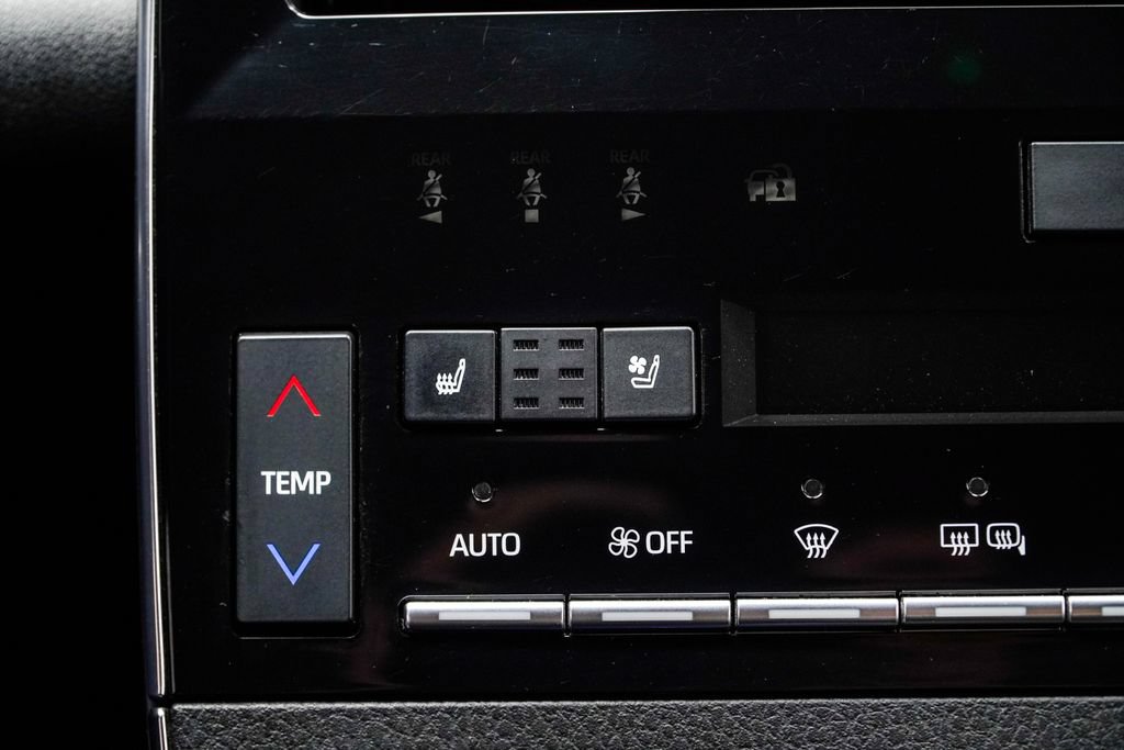 Used 2020 Toyota Avalon Touring w/ All Weather Liner Package FWD image 23