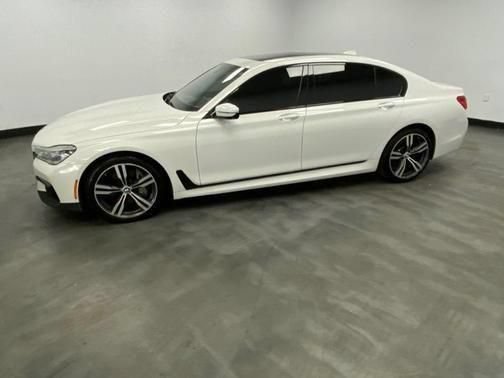 Used 2016 BMW 750i xDrive AWD/4WD image 4