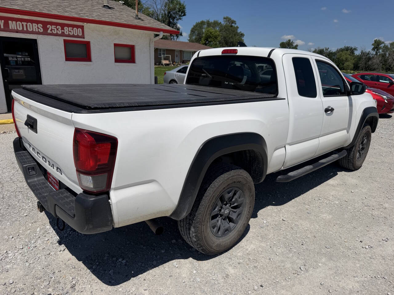 Used 2020 Toyota Tacoma SR RWD image 13