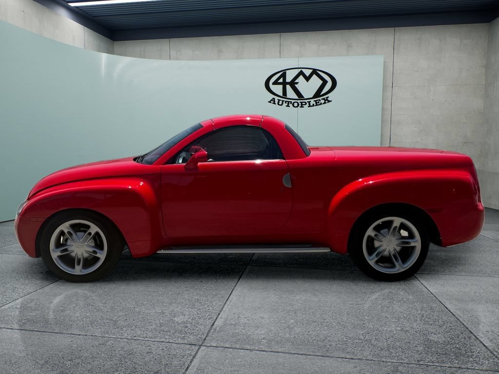 Used 2004 Chevrolet SSR w/ Preferred Equipment Group RWD image 8