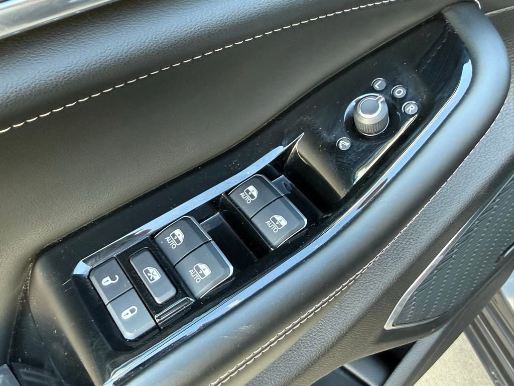 Used 2024 Jeep Grand Cherokee L Overland w/ Trailer Tow Package image 14