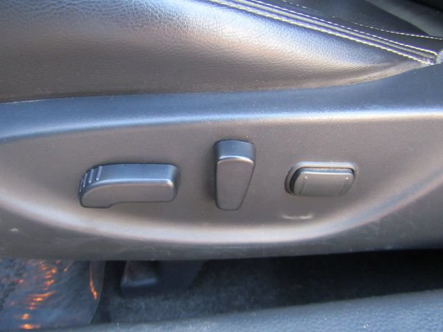 Used 2019 Nissan Maxima 3.5 SV w/ Floor Mat Group FWD image 16
