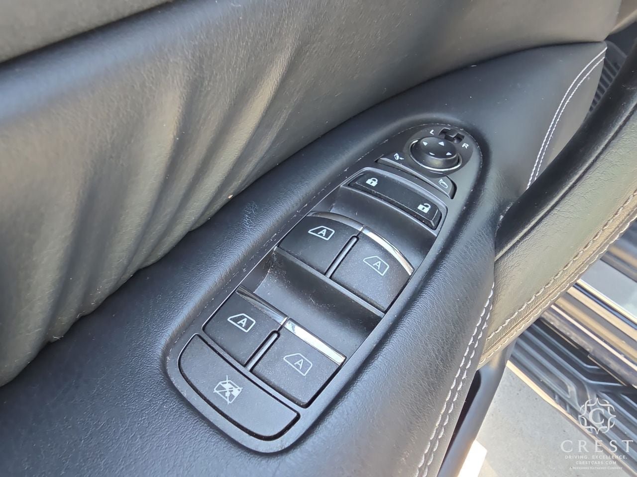 Used 2017 INFINITI QX80 2WD w/ Driver Assistance Package image 9