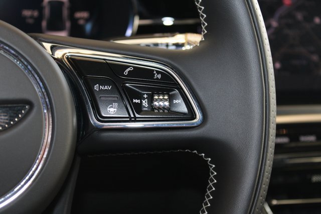 Used 2022 Bentley Flying Spur V8 image 37