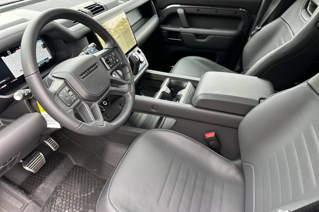 New 2026 Land Rover Defender 110 AWD/4WD image 9