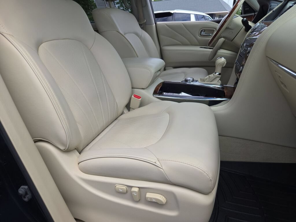 Used 2015 INFINITI QX80 4WD w/ Deluxe Technology Package image 31
