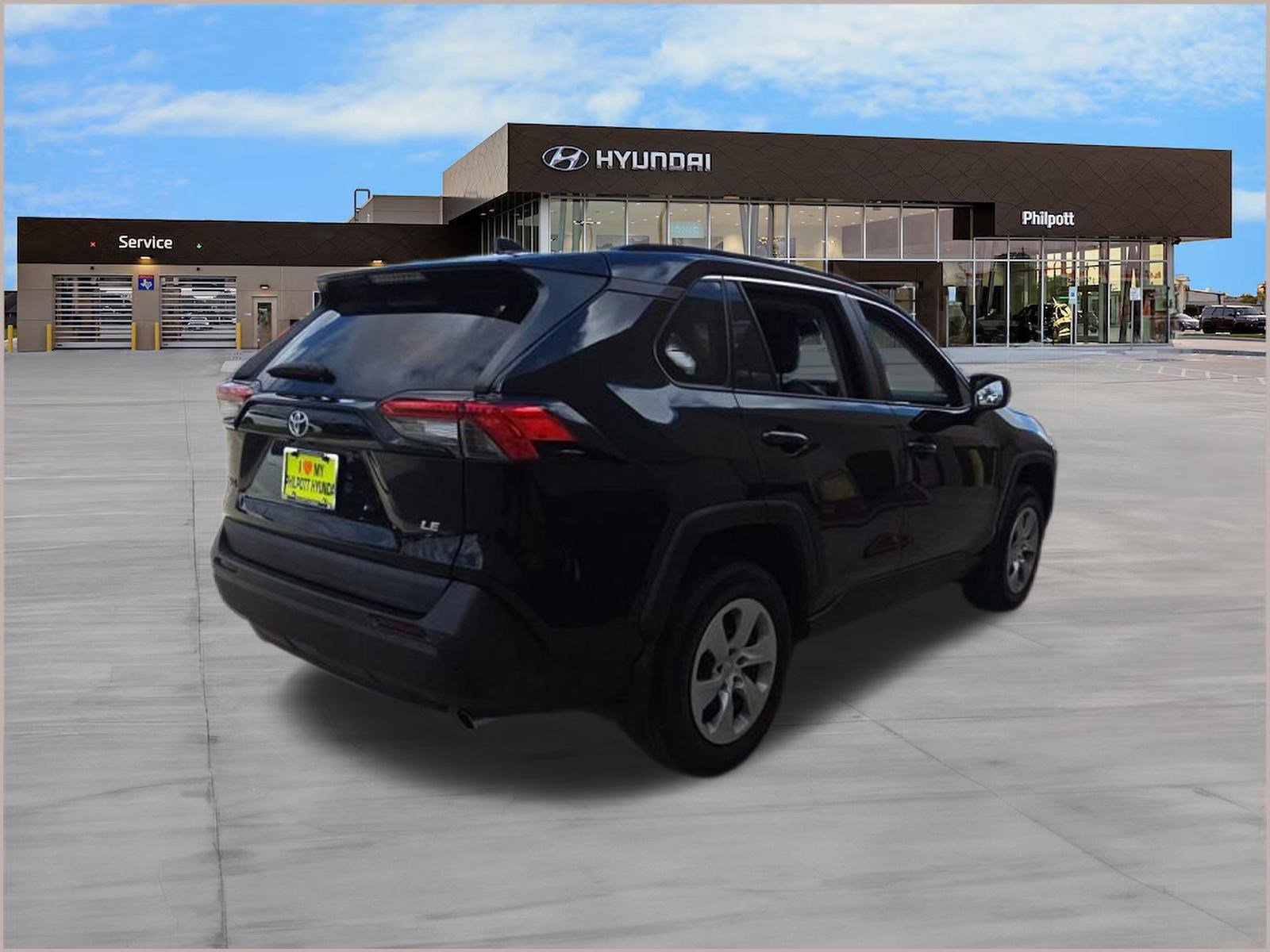 Used 2021 Toyota RAV4 LE image 9