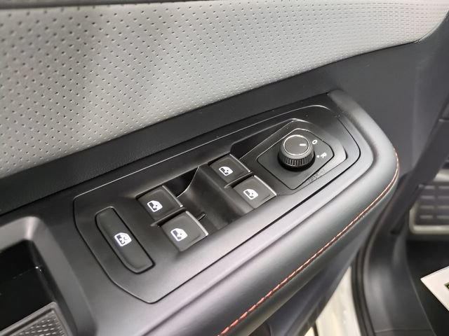 Used 2025 Volkswagen Atlas Peak Edition SE AWD/4WD image 24