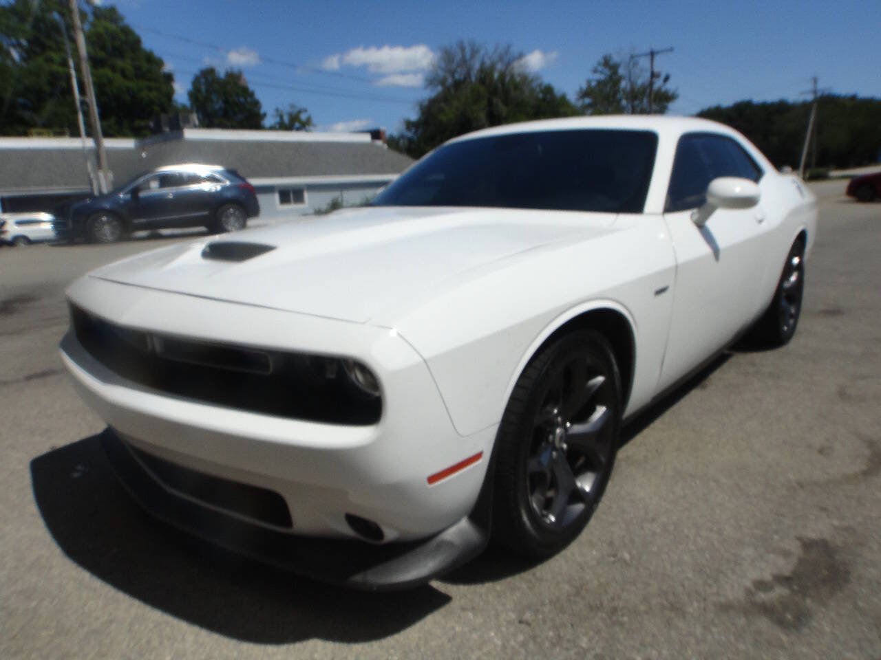 Used 2019 Dodge Challenger R/T RWD image 1