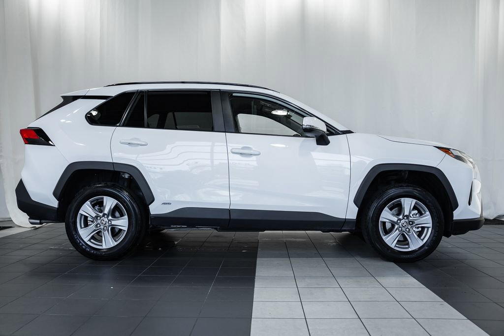 Used 2025 Toyota RAV4 XLE image 3