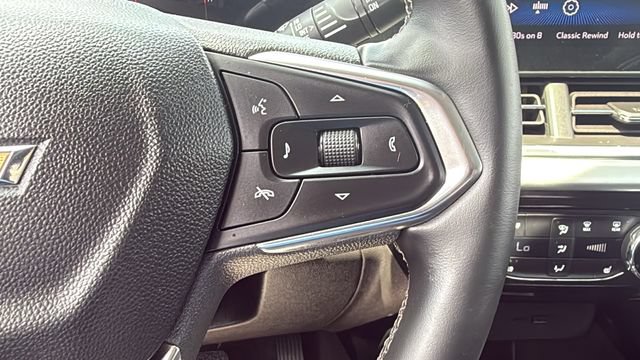 Used 2025 Chevrolet Trax LT w/ LT Convenience Package FWD image 18