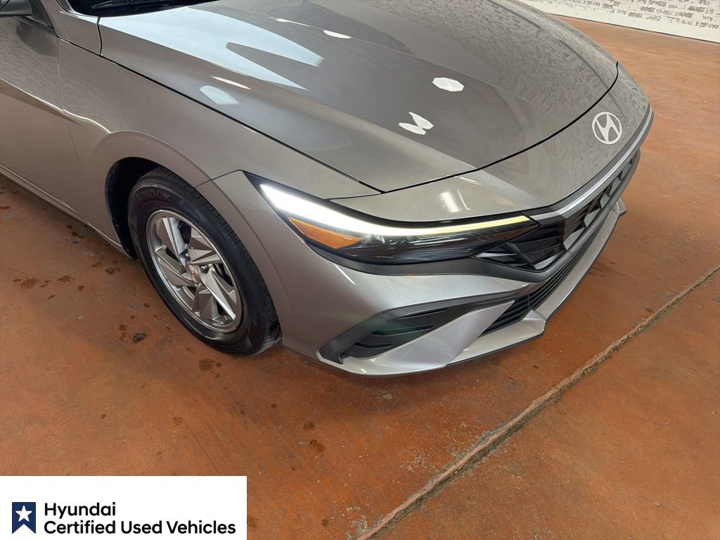 Certified 2024 Hyundai Elantra SE FWD image 12